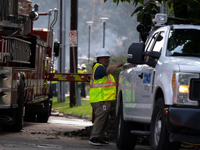 At least four people have been killed in a large fire at an apartment complex in Dallas, Texas. 