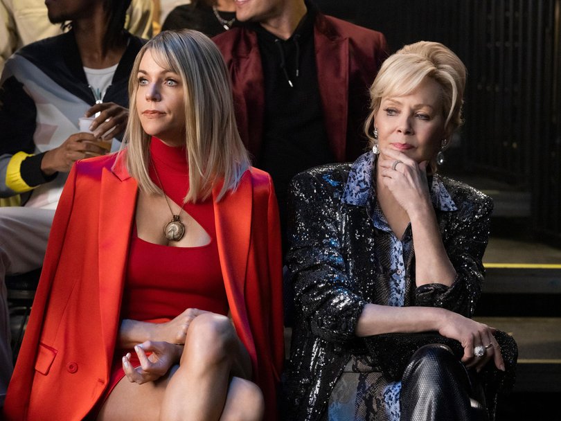 Kaitlin Olson plays Deborah’s daughter. 