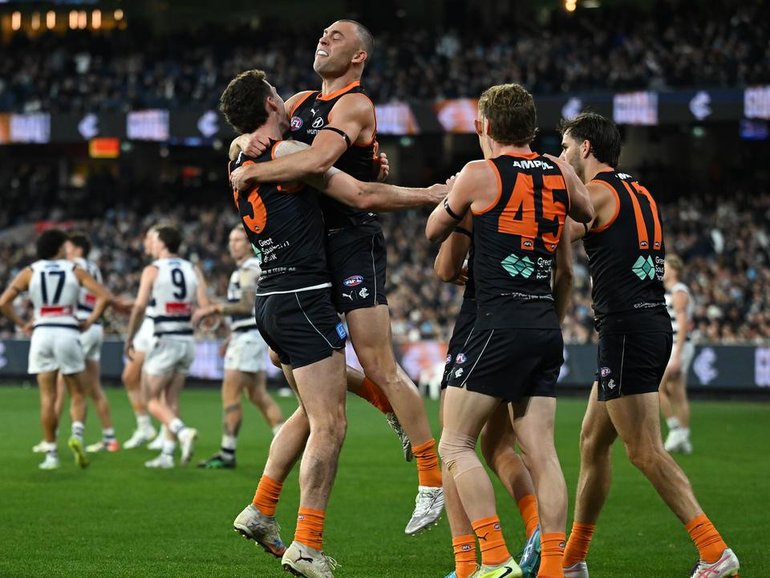 Carlton have won their third match in a row, stunning Geelong at the MCG. (James Ross/AAP PHOTOS)