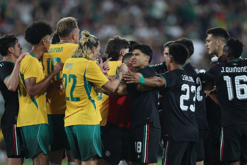 PASADENA, CALIFORNIA - MAY 30: Jackson Irvine of Australia and Jesús Gómez of Mexico argue during the international friendly match between Mexico and Australia at Rose Bowl Stadium on May 30, 2026 in Pasadena, California. (Photo by Harry How/Getty Images)