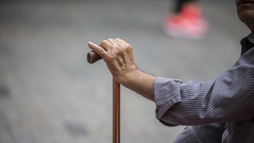 Australians say they need an average of more than $1 million to retire comfortably, a report shows. (Glenn Hunt/AAP PHOTOS)