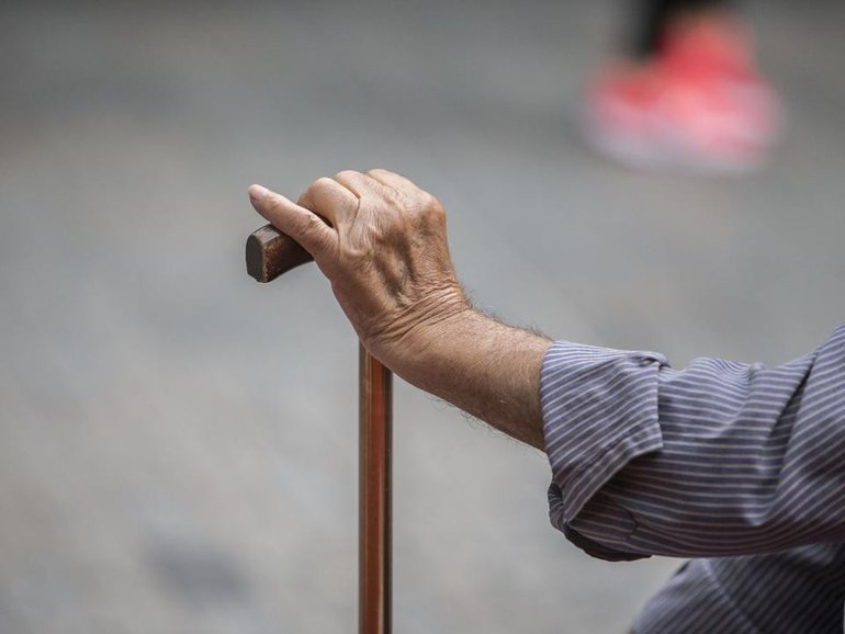 Australians say they need an average of more than $1 million to retire comfortably, a report shows. (Glenn Hunt/AAP PHOTOS)