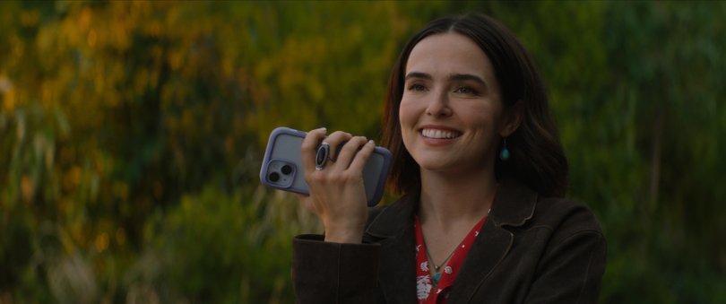 Zoey Deutch as Jill in Voicemails for Isabelle.