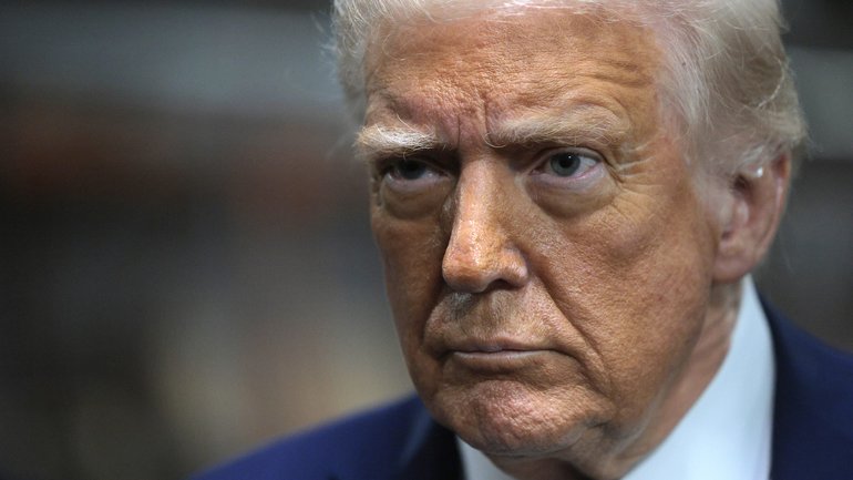 Staff at the John F. Kennedy Center for the Performing Arts have been ordered to remove President Donald Trump’s name from official materials.