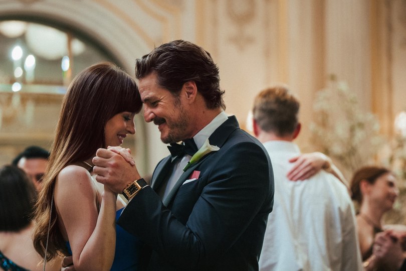 Dakota Johnson and Pedro Pascal in Materialists.