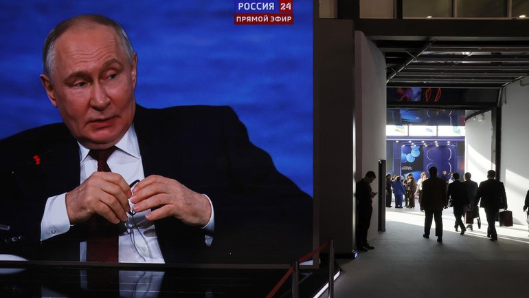 Russian President Vladimir Putin ?says a Ukrainian offer of peace talks did not appear sincere. (EPA PHOTO)