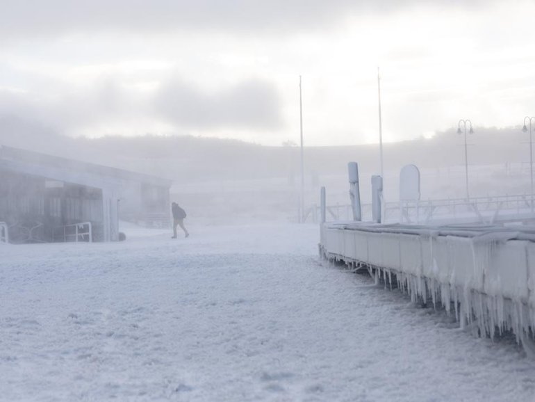 Mother nature has delivered a 25cm start to the start of Australia's ski season. (Mike Bowers/AAP PHOTOS)