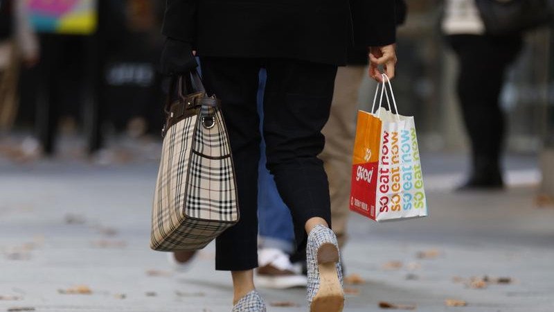 Consumer confidence has slipped to a near-historic low. (James Worsfold/AAP PHOTOS)