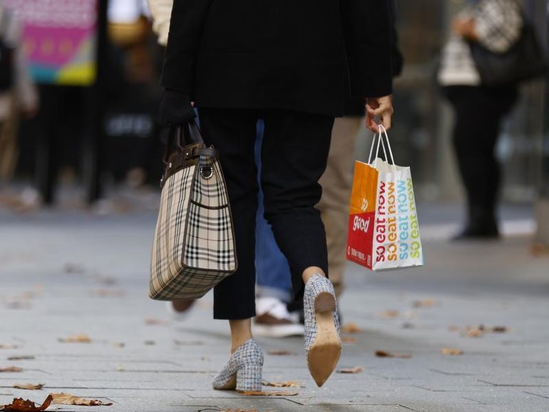 Consumer confidence has slipped to a near-historic low. (James Worsfold/AAP PHOTOS)