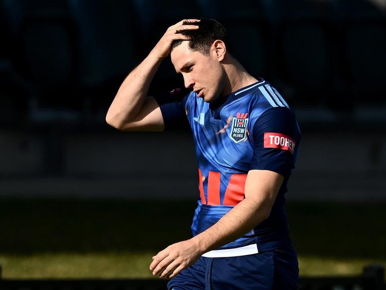 Mitchell Moses has trained away from NSW's main group and is racing the clock to play in Origin II. (Dan Himbrechts/AAP PHOTOS)