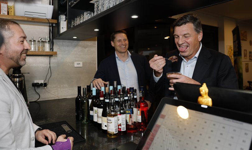 Leader of the Opposition Angus Taylor enjoys some dessert, and meets with local small business owners in Mandurah during his visit to WA.