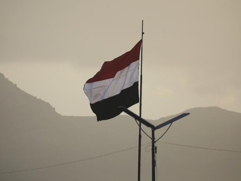 A daredevil adventurer known as the Spider-Man of Yemen has died after falling into a volcano crater while attempting to climb vertical rock faces without safety equipment, authorities say.