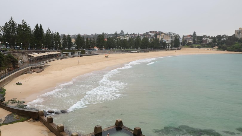 The beach is patrolled less than most other Sydney beaches because of the flight path directly overhead. 