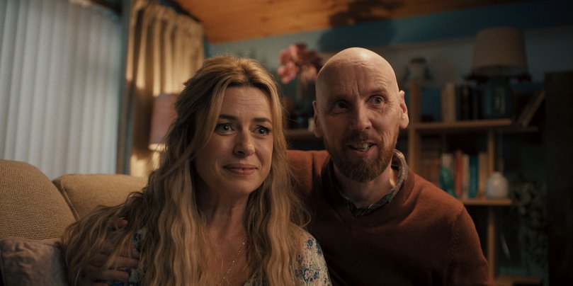 Eve Myles and Ewen Bremner as Rebecca and Tommy, the weirdo couple next door in Coldwater.