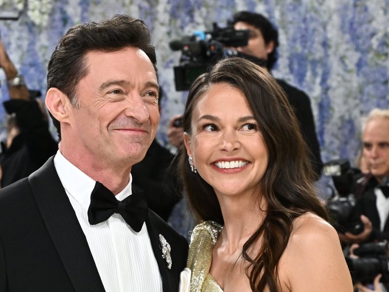 Hugh Jackman’s new relationship with Sutton Foster may not be as rosy as it seems, with an inside source revealing the pair are working through a rough patch. 