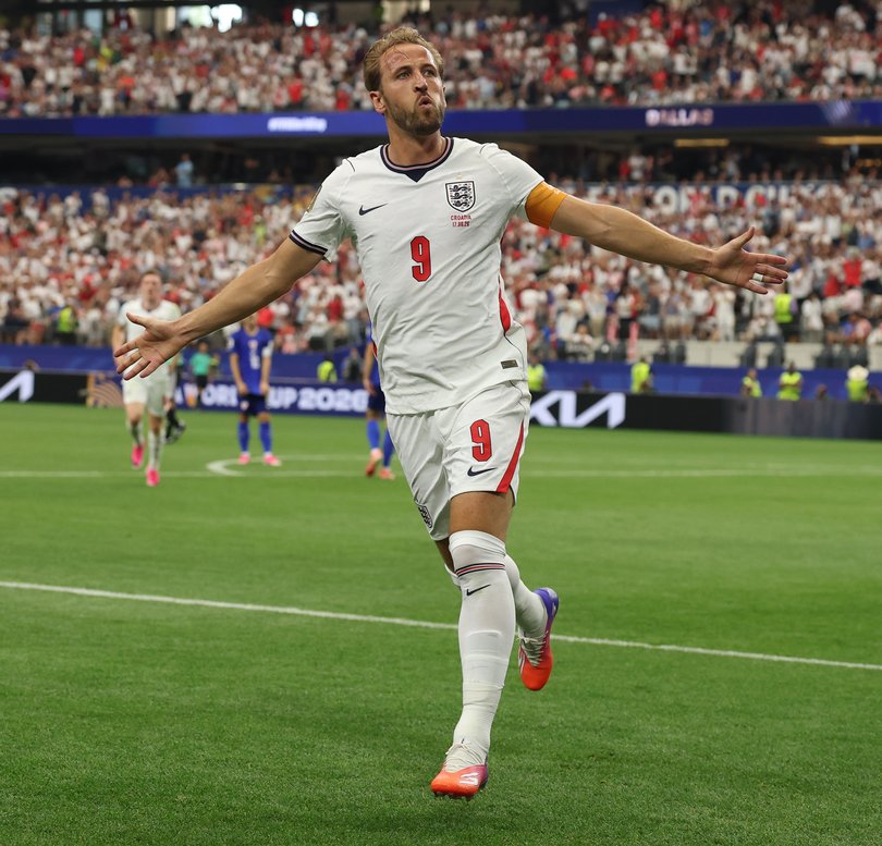 ARLINGTON, TEXAS - JUNE 17: Harry Kane #9 of England celebrates his second goal during the FIFA World Cup 2026 Group L match between England and Croatia at Dallas Stadium on June 17, 2026 in Dallas, United States. (Photo by Richard Pelham/Getty Images)