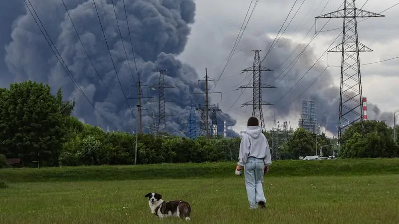 Russia threatens ‘co-ordinated strikes’ on Ukraine after major drone attack on Moscow refinery