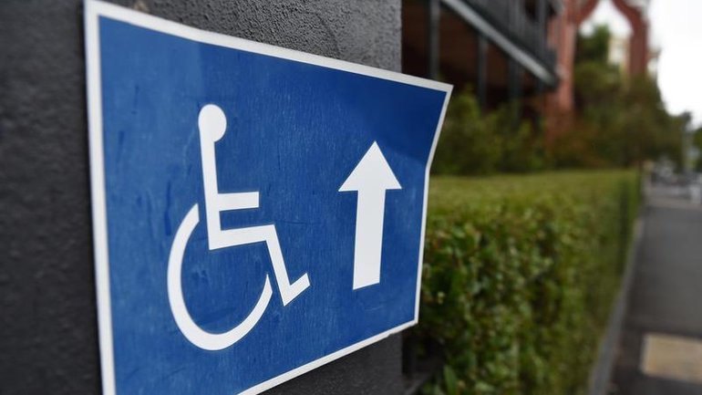 Disability advocates are urging the government to reflect as an NDIS report is delayed again. 