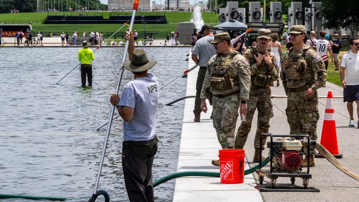 THE NEW YORK TIMES: Lincoln Memorial Reflection Pool makeover plagued with problems THE NEW YORK TIMES: Lincoln Memorial Reflection Pool makeover plagued with problems