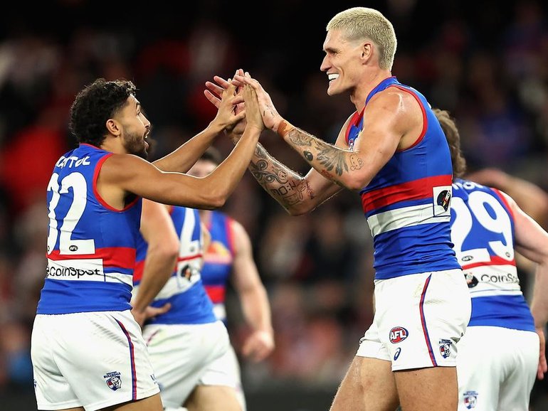 Rory Lobb's (r) two goals helped the Bulldogs beat a St Kilda side also counting their injuries. (Rob Prezioso/AAP PHOTOS)