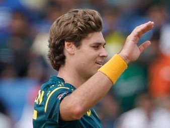 Speedster Spencer Johnson (l) has helped Australia to an easy T20I win over Bangladesh. (AP PHOTO)
