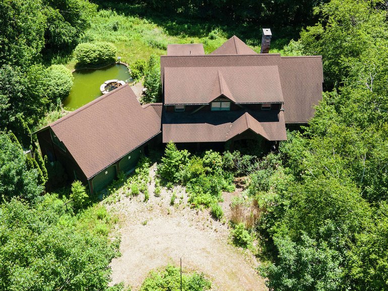 The Stanwich Lane property had been auctioned off in early June. 
