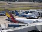 Police arrested a man after a bomb threat at one of the nation's busiest airports.