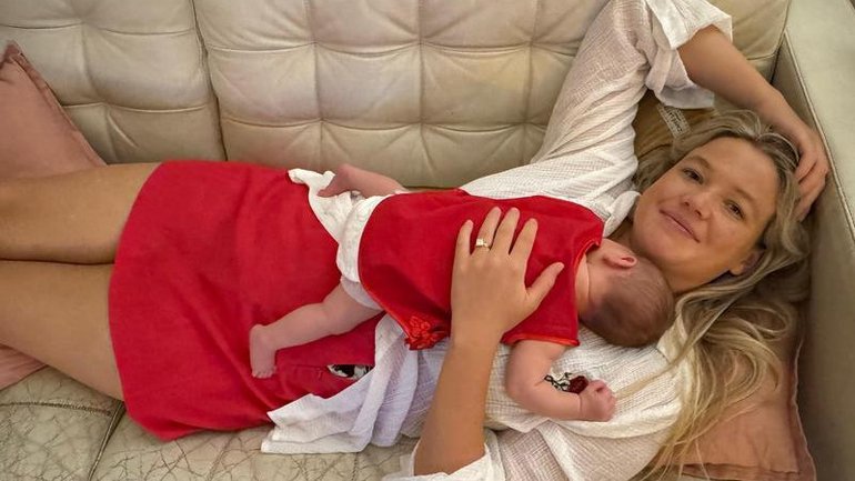 The family of shark attack victim Leah Stewart has credited first responders for saving her life. 