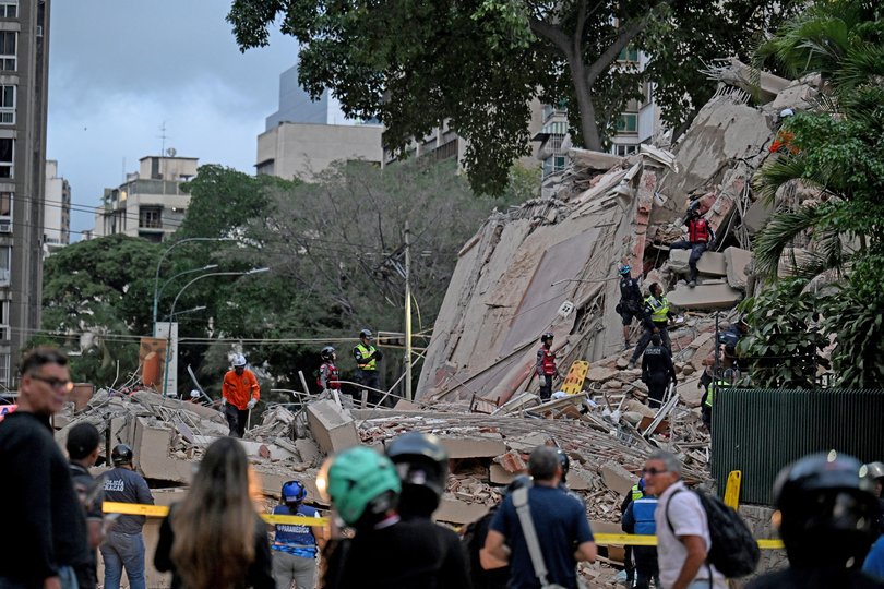 A magnitude 7.5 earthquake struck Venezuela on Wednesday, the United States Geological Survey (USGS) reported, triggering panic in Caracas, according to AFP journalists.
