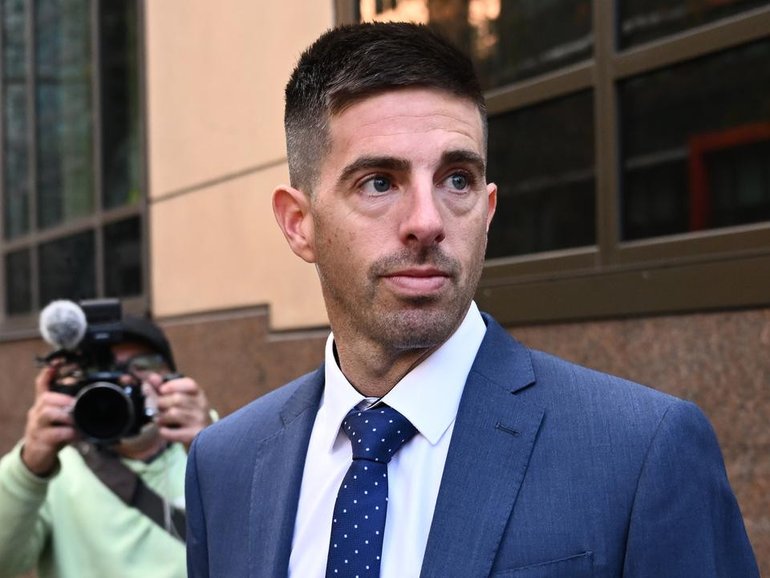 Ex-AFL umpire Michael Pell will stand trial accused of fraud over Brownlow Medal betting. (Joel Carrett/AAP PHOTOS)