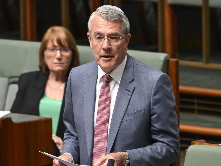Labor’s former Attorney General Mark Dreyfus has detailed the antisemetic abuse he has endured as a Jewish politician.