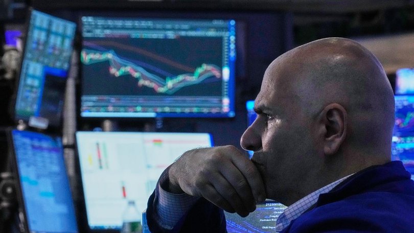 Wall Street is climbing as the US and Iran halt attacks and Comcast shares soar. 