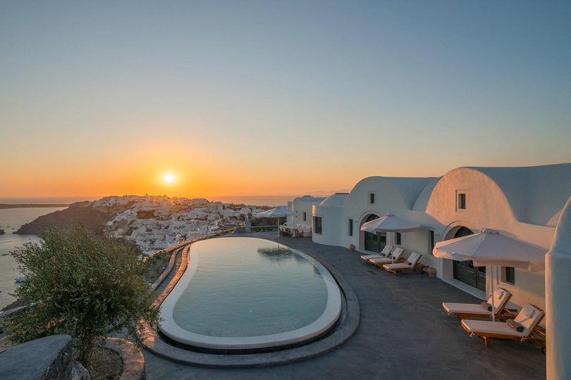Catch show-stopping sunsets from the pool deck.