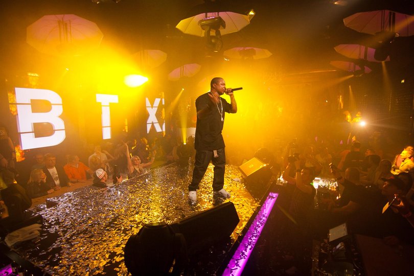 Rapper Xzibit performing on stage.
