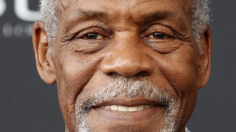 US actor Danny Glover says parts of his brain are still unaccepting of his Alzheimer's diagnosis. 