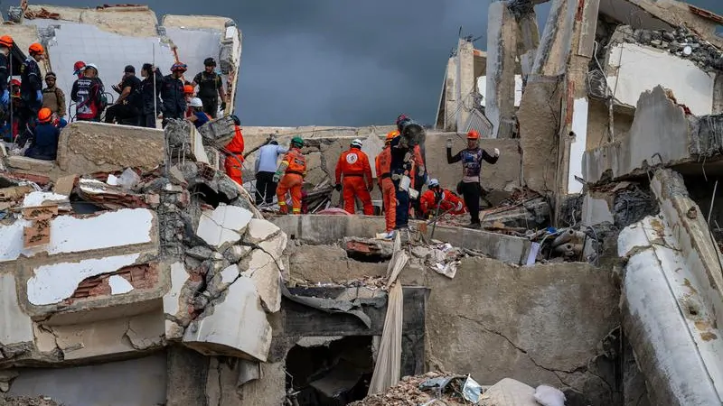 Venezuela earthquake death toll rises again as hope for survivors dwindles