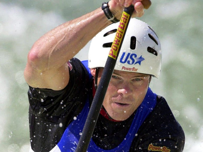 Former Olympic canoeist David Hearn has been indicted for allegedly vandalising the newly refurbished Lincoln Memorial Reflecting Pool.