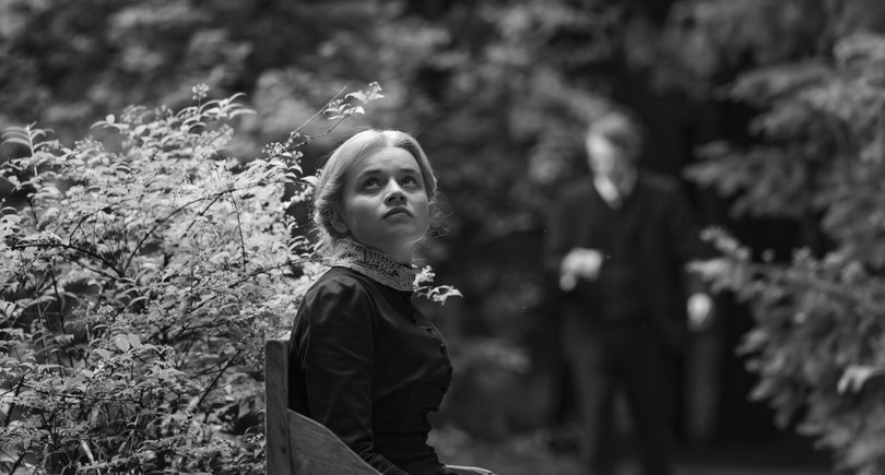 Luna Wedler in Silent Friend.
