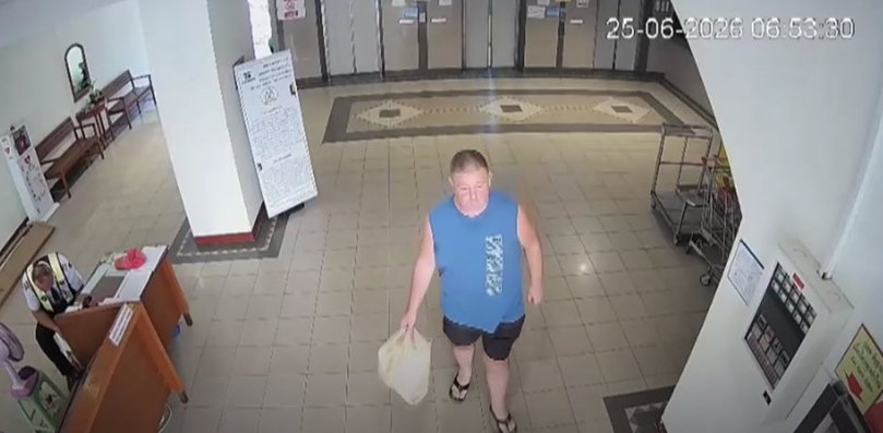 CCTV of Simon Carman, who was arrested on Friday evening at the Suvarnabhumi International Airport in Bangkok for allegedly killing 17-year-old Tunchanok Donhomla and stuffing her body into a suitcase.