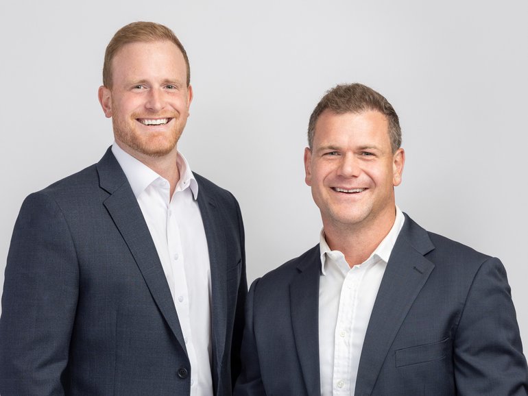The decision to award Sydneysider co-founders Dan and Will Roberts $1.1 billion of shares in Bitcoin miner IREN has sparked a shareholder backlash and 10 per cent stock plunge amid claims the deal makes the pair among the world’s best paid executives. 