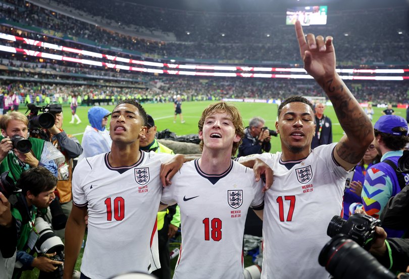 Anthony Gordon, Morgan Rogers and Jude Bellingham celebrate.