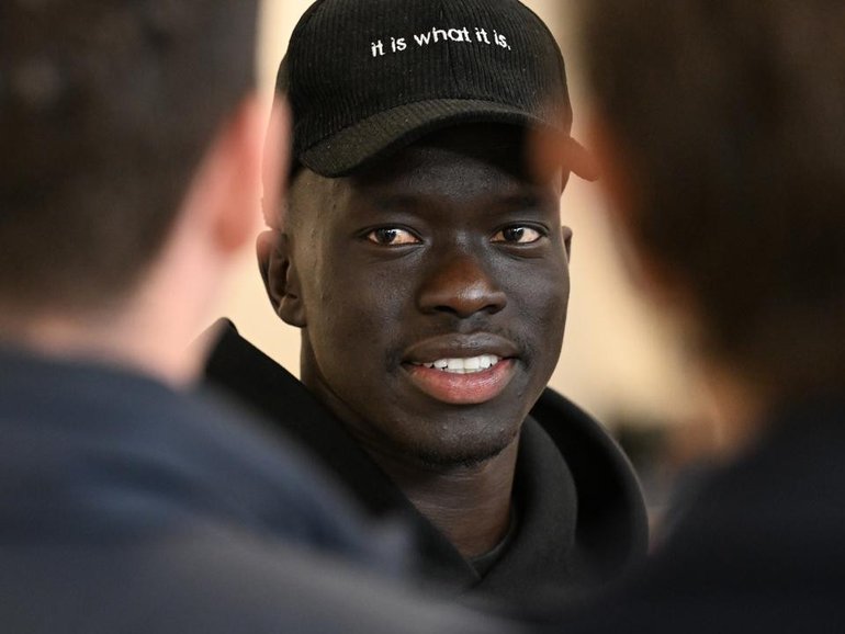 Socceroos player Awer Mabil says the team represents the best of Australia. (Michael Errey/AAP PHOTOS)