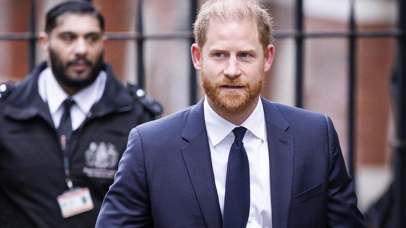 Prince Harry’s offer to stay at Buckingham Palace has been reportedly rescinded, according to royal sources.
