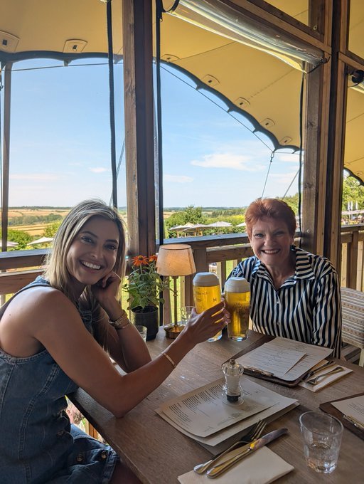 Pauline Hanson, Holly Valance.
