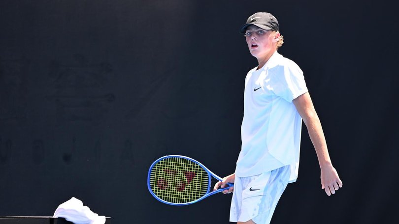 A Wimbledon juniors last-eight clash looms for Cruz Hewitt after another straight-sets win.
