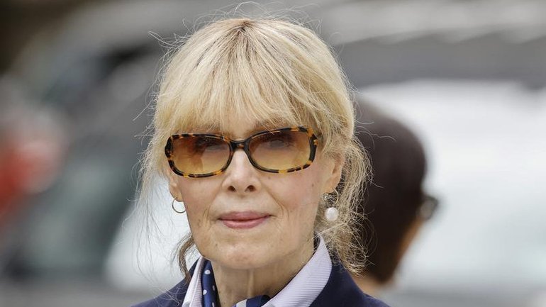 E Jean Carroll accused Donald Trump of raping her in a department store dressing room in Manhattan. 