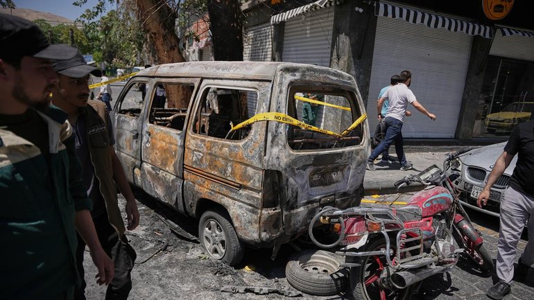 Syria says the suspects behind bomb blasts during Emmanuel Macron's visit are linked to ISIS.