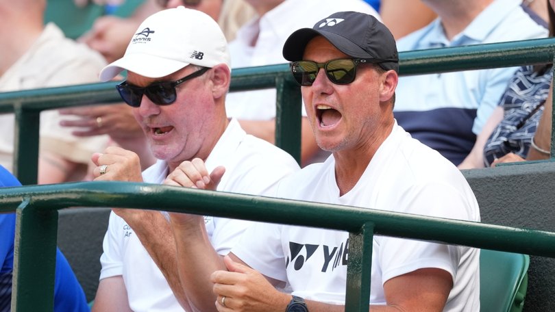 Lleyton Hewitt supports his rising star son in the final.