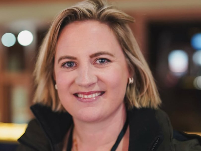 Vicky Leonard founded The Thoroughbred Report.