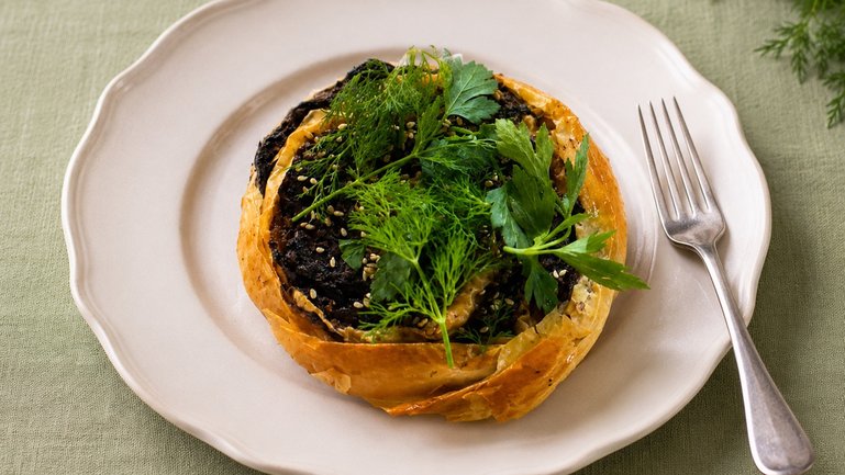 George Calombaris makes the perfect spanakopita.